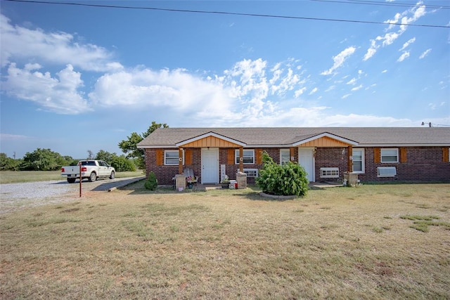 view of front of property with a front yard