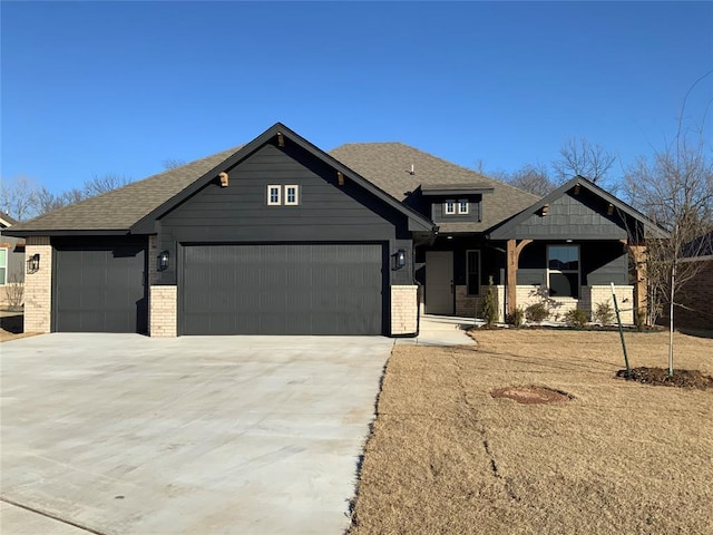 view of front facade with a garage