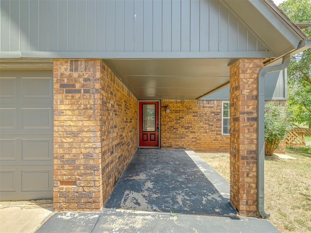 property entrance featuring a garage