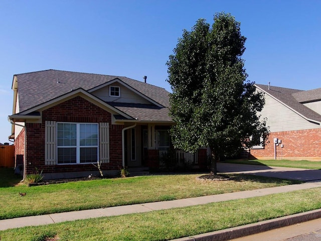 view of front of house featuring a front yard