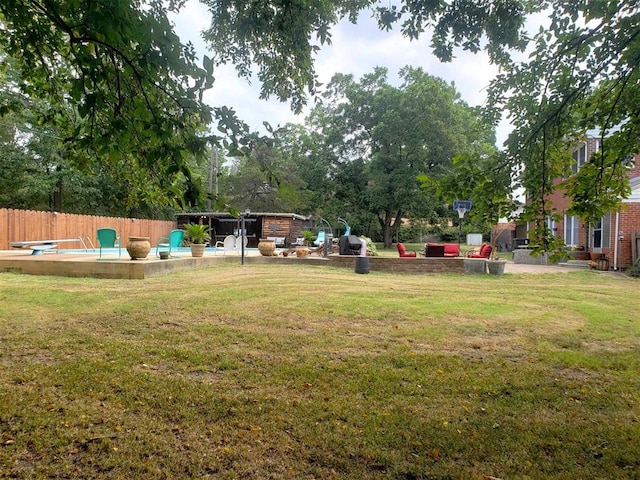 view of yard featuring a patio area