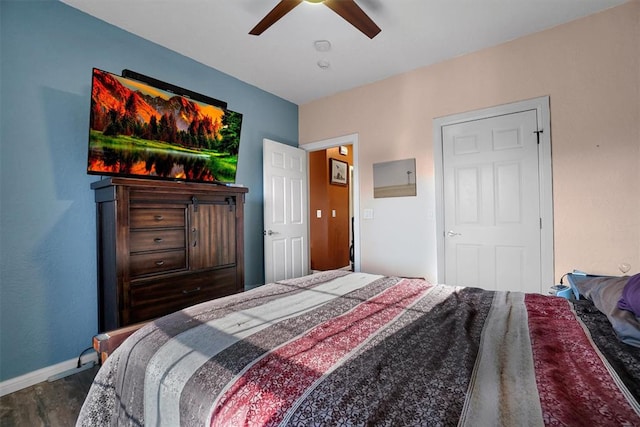 bedroom with ceiling fan