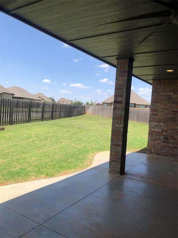 view of yard with a patio