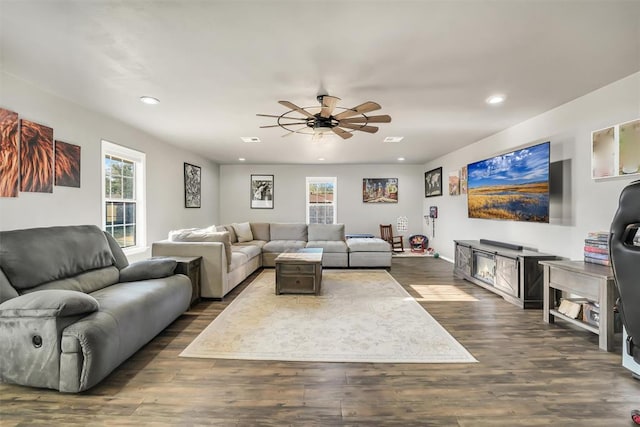 208 S Mockingbird Dr, Altus, OK 73521 - living room featuring dark wood-style floors, recessed lighting, and a ceiling fan