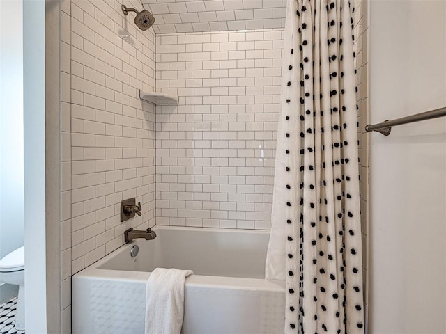 bathroom with shower / tub combo