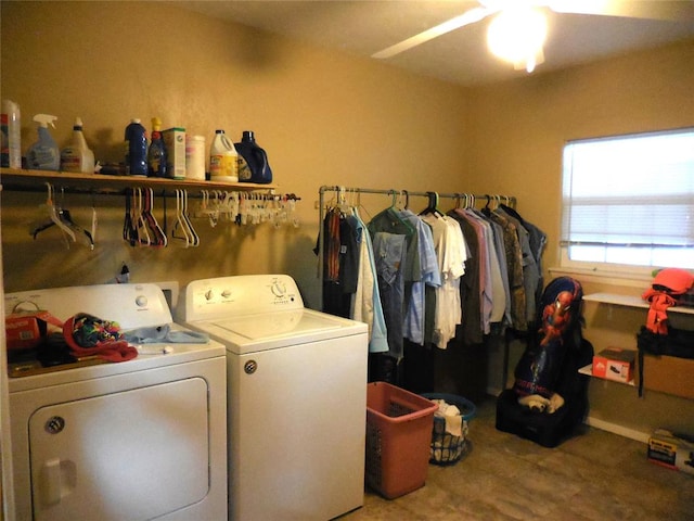 clothes washing area featuring ceiling fan and washer and dryer