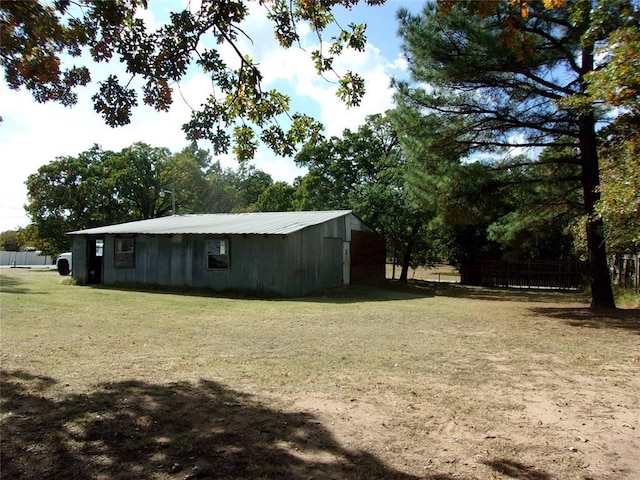 33322 Hardesty Rd, Shawnee, OK 74801 - view of yard featuring an outbuilding