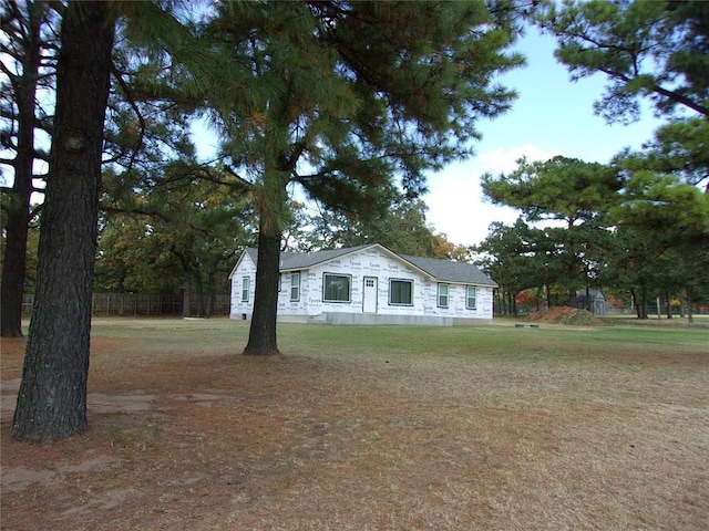 33322 Hardesty Rd, Shawnee, OK 74801 - view of front facade featuring a front yard