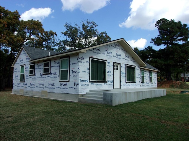 33322 Hardesty Rd, Shawnee, OK 74801 - view of front of house featuring a front yard