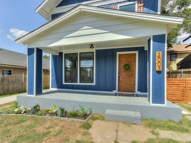 view of front facade with a porch