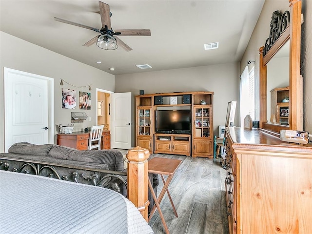3393 Creek View Ct, Newcastle, OK 73065 - living room featuring light wood-style flooring and ceiling fan