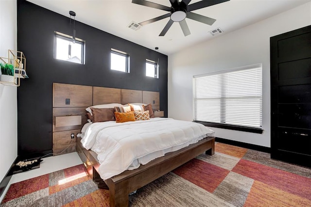 bedroom with ceiling fan