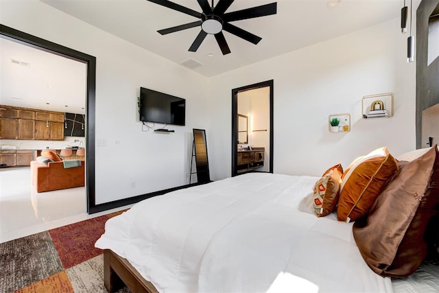 bedroom with ceiling fan