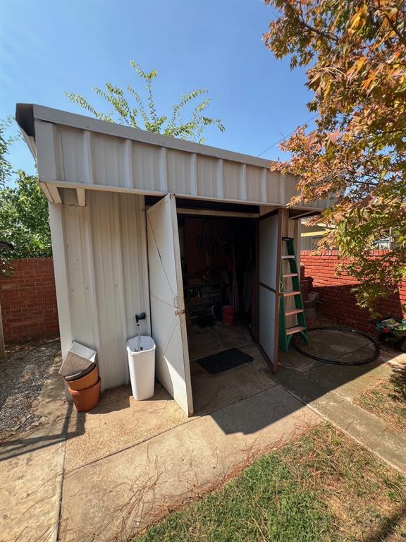 210 E Cammack St, Shawnee, OK 74804 - photo 42