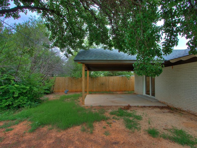 view of yard featuring a patio area