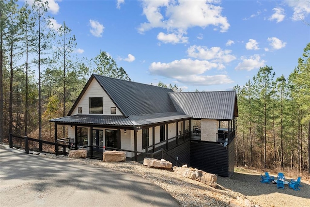 view of front of home featuring a porch