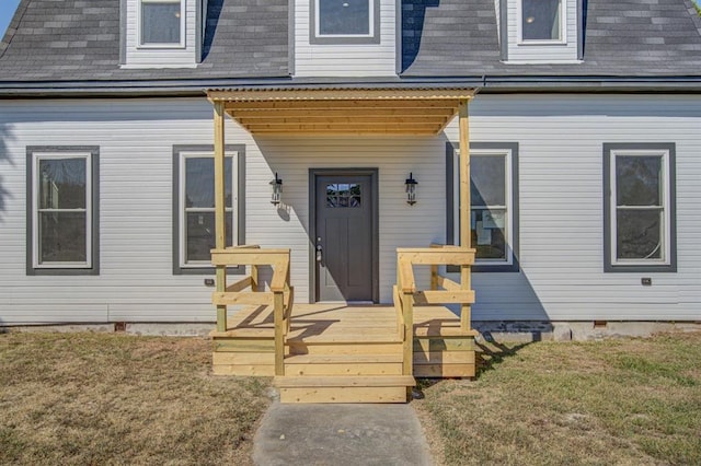 view of front of house with a front yard