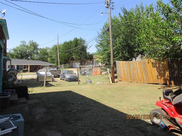 view of yard with cooling unit