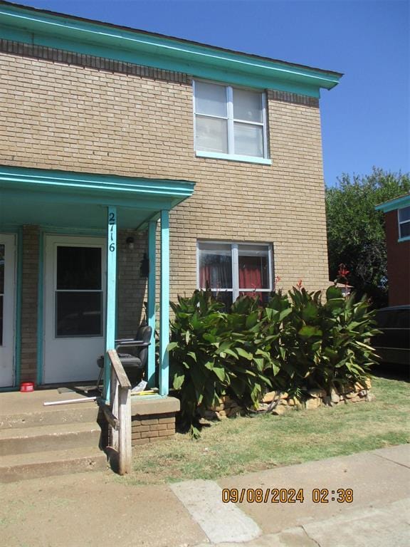 view of front of home with covered porch