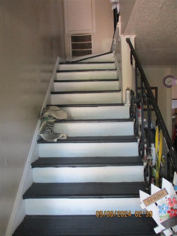2718 N Lyon Dr, Oklahoma City, OK 73111 - photo 3