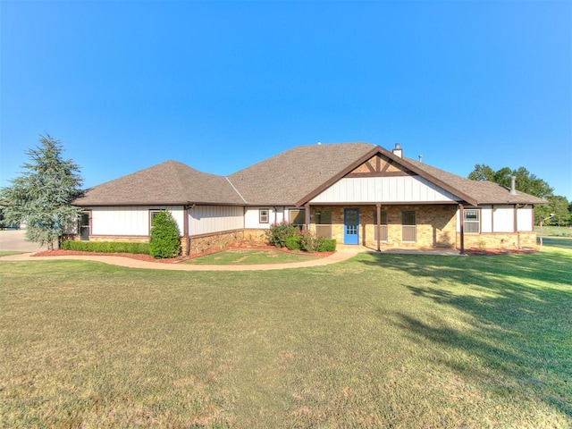 view of front of property with a front lawn