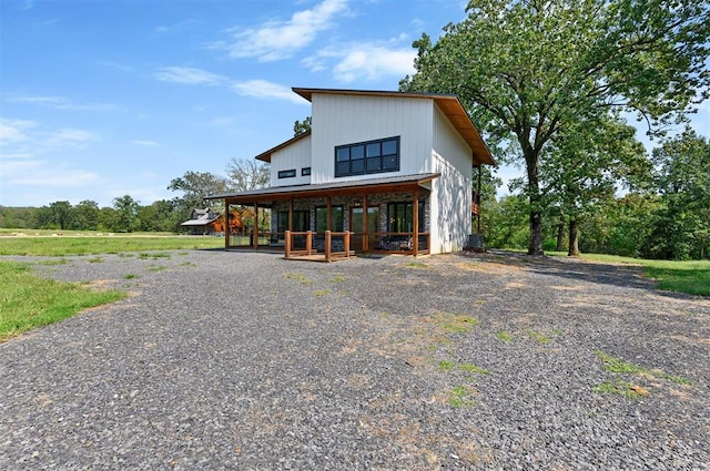 view of front of house featuring covered porch