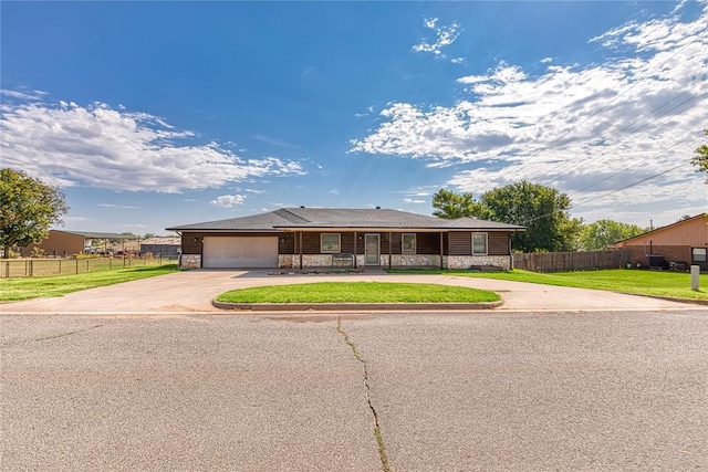 202 N Otis Ave, Elk City, OK 73644 - photo 1