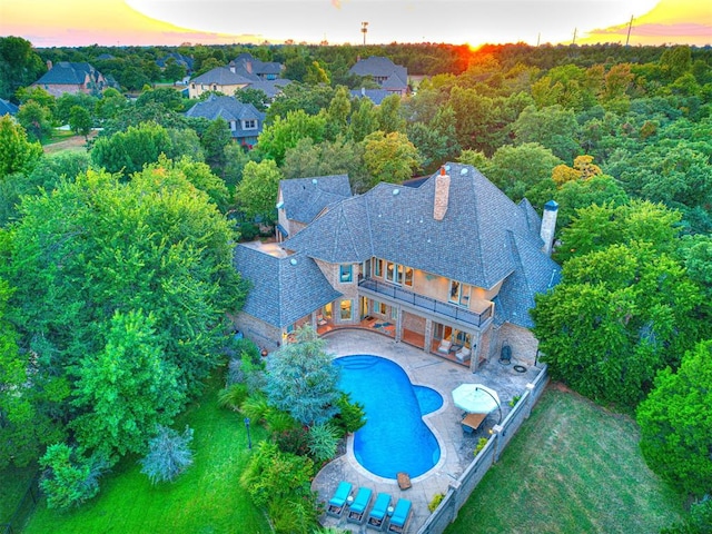 view of aerial view at dusk