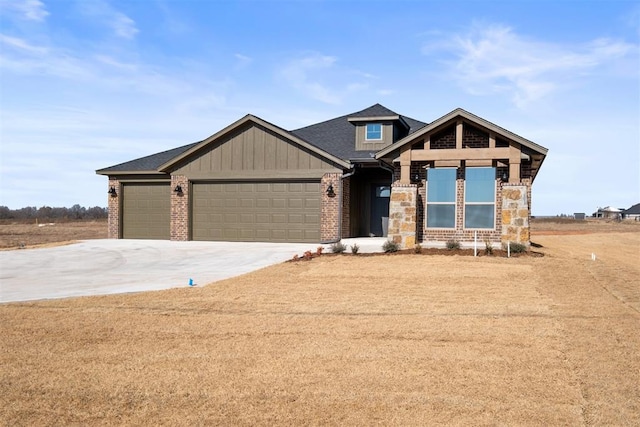 craftsman-style house with a garage