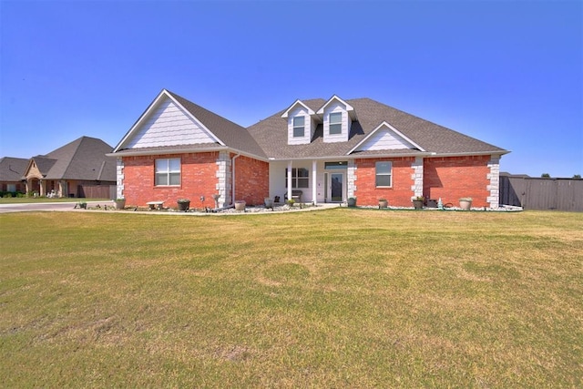 view of front of house featuring a front yard