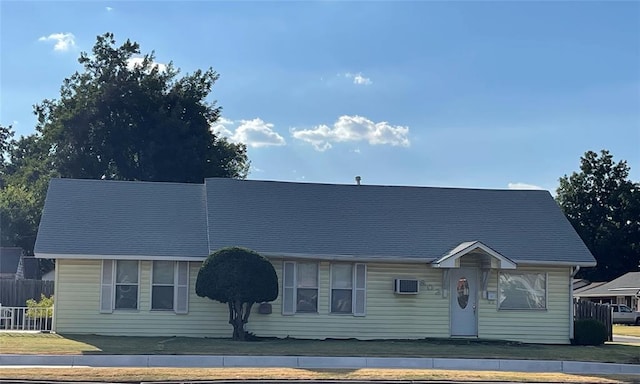 view of front facade with a front lawn