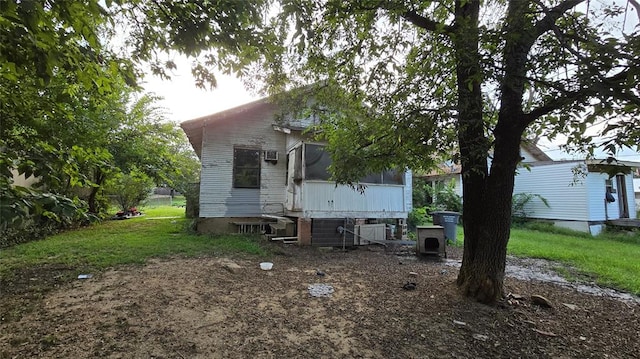618 S Wewoka Ave, Wewoka, OK 74884 - back of property with a yard