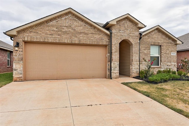 view of front facade with a garage