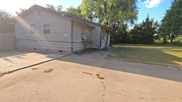 exterior space featuring a lawn