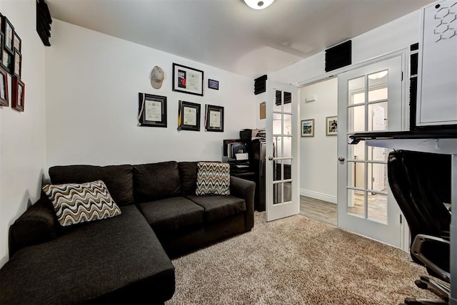 living room with carpet