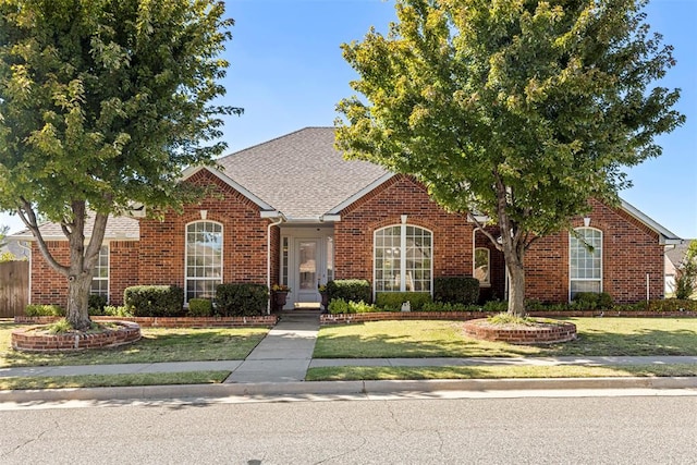 view of front of property with a front yard