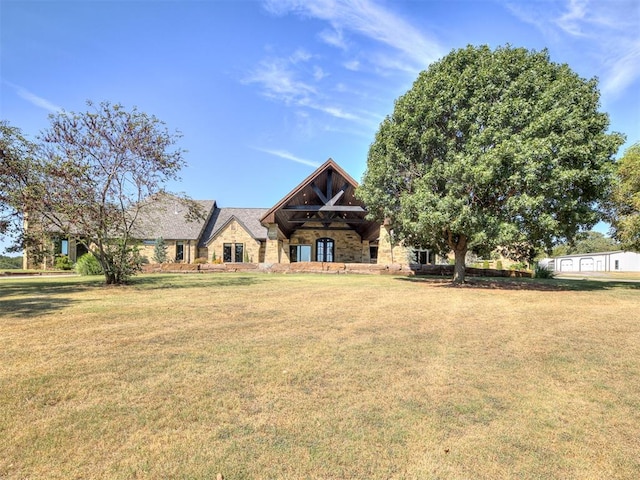 view of front of property with a front yard