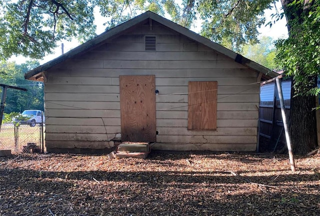 view of outdoor structure