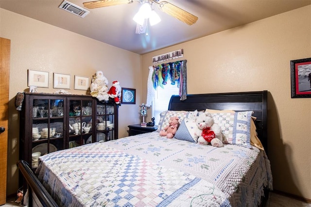 bedroom with ceiling fan