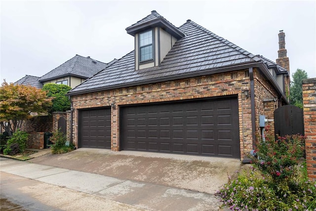 view of detached garage