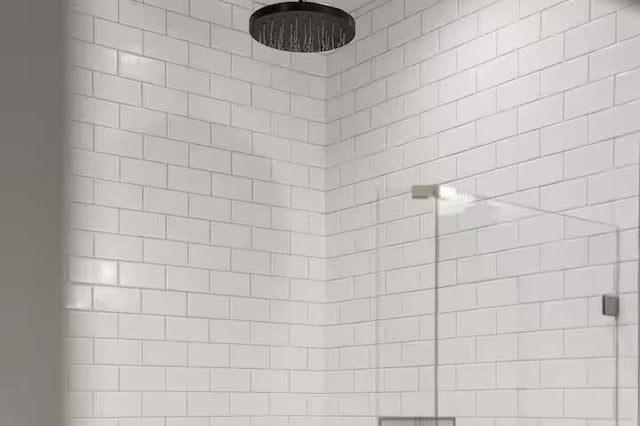 bathroom featuring a shower