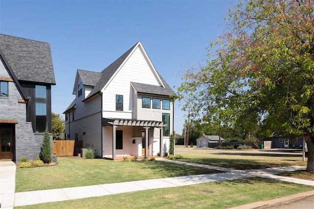 view of front facade with a front lawn