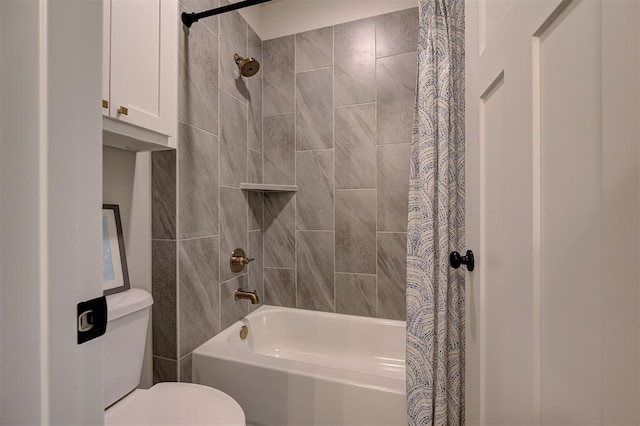 full bathroom with shower / tub combo with curtain and toilet