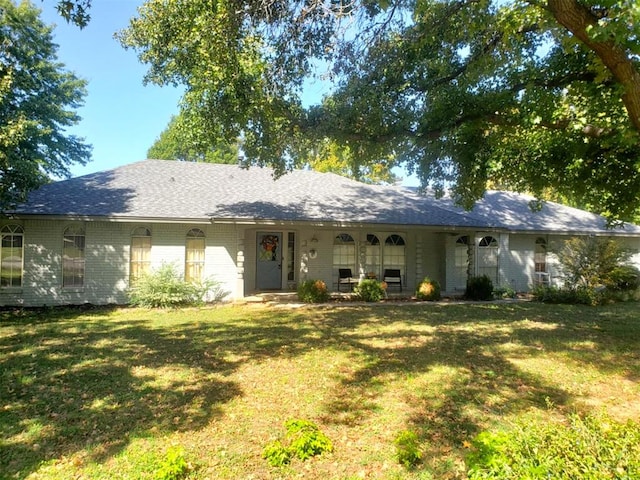 view of front of house with a front yard