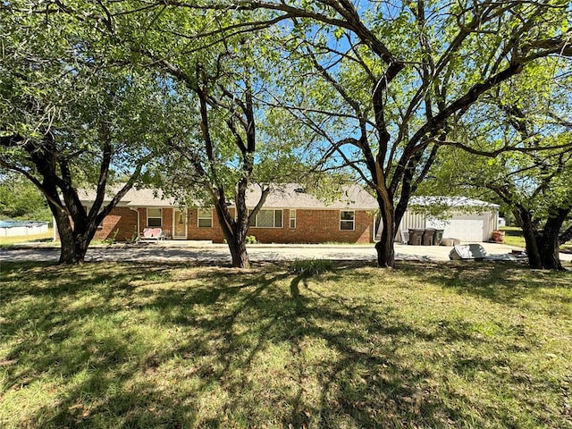 view of yard featuring a garage