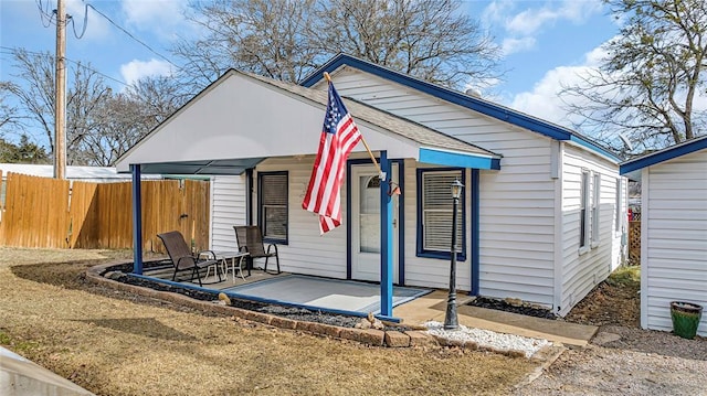 bungalow featuring a porch