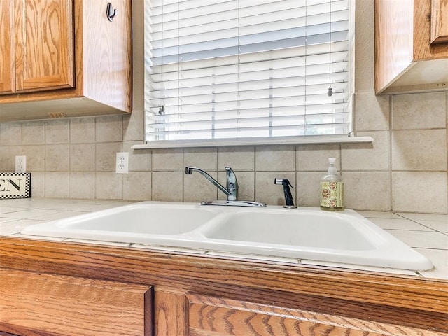 interior details featuring sink