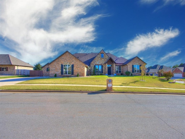 view of front facade featuring a front lawn