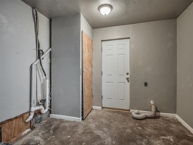 entryway featuring concrete flooring