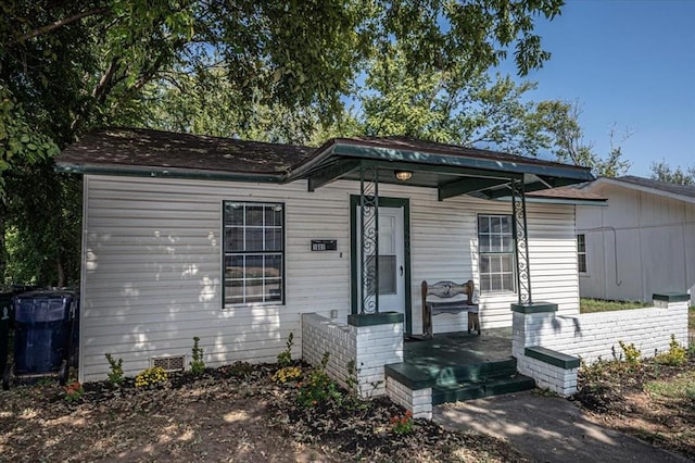 view of front of house featuring a porch